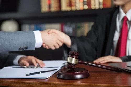 法务跟律师哪个厉害，两者之间的比较