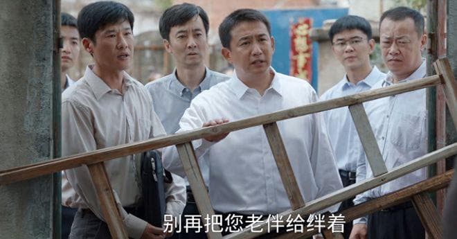 同样演书记，胡歌和黄磊一比，我才知道：什么是老天爷赏饭吃