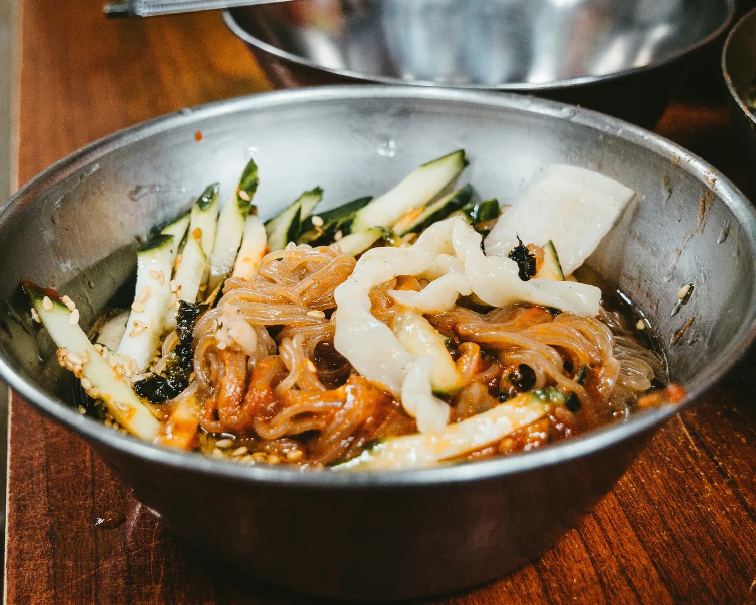 年夜饭大PK：东北大拉皮、青岛海鲜、扬州水芹菜，谁更有年味？