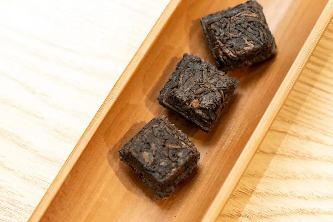 熟普属于黑茶类，但并不真的是黑茶