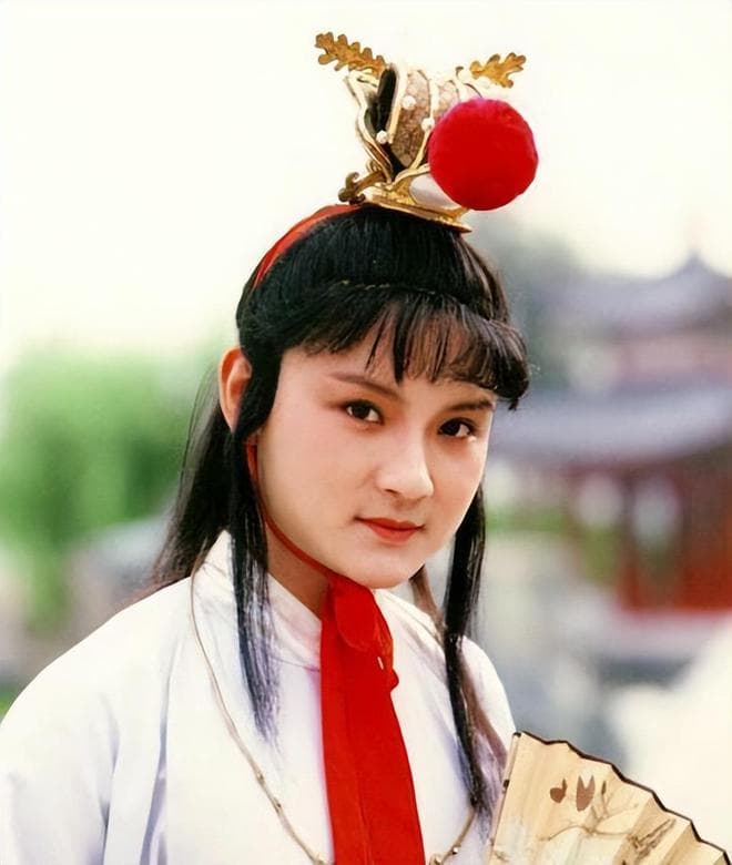 贾宝玉厌恶功名富贵，竟然参加科举考试？中举符合他的人设吗？