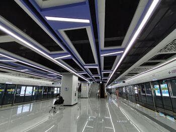 深圳地铁12号线：49.04公里，39座车站，串联南山宝安两区
