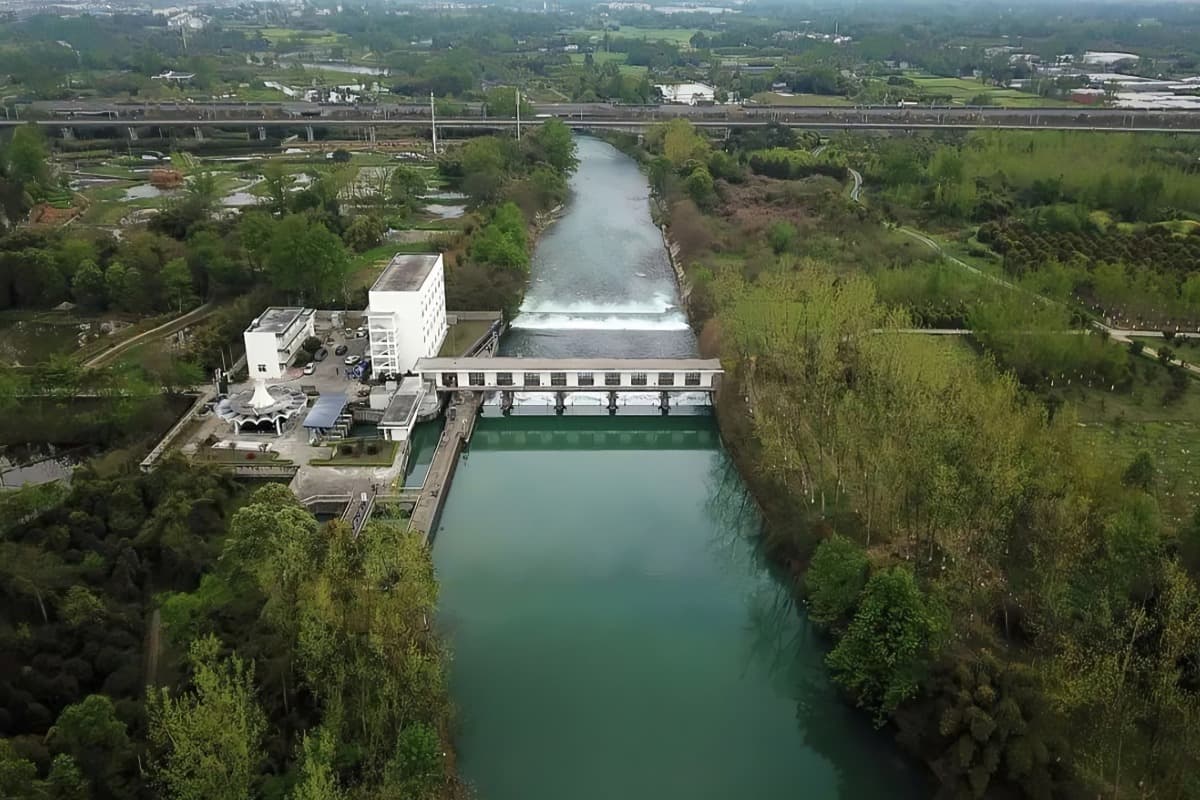 多功能水泵控制阀：集闸阀、逆止阀与水锤消除器于一体的创新阀门