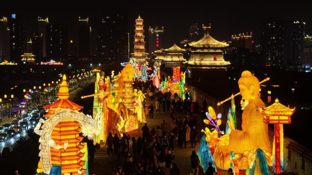 2025新春文旅新变化：春节申遗后首个年，多地活动提前启动
