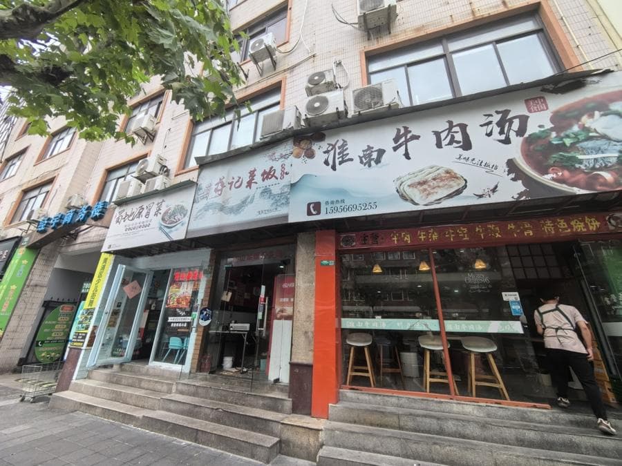 最低一年3600元，垃圾再少也得交？上海一些商铺称垃圾处理费收缴有乱象
