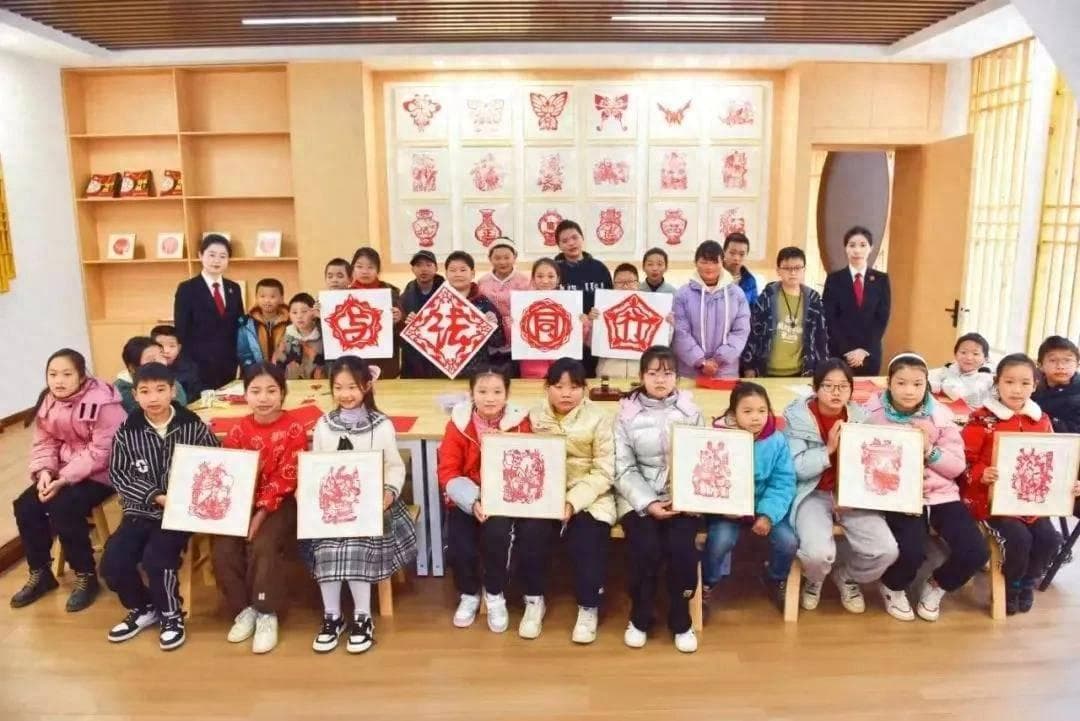 重庆：强化结合融入提升扫黄打非宣传质效