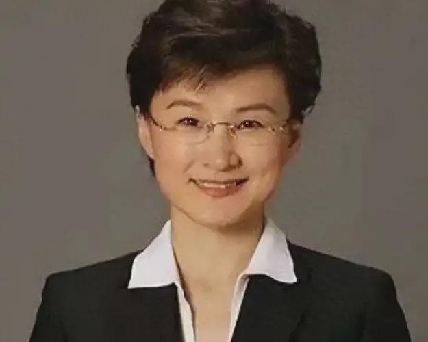 台上是同事，台下是夫妻，历经19年的职场爱情，低调却又幸福