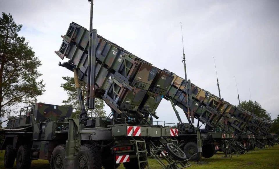 S-400落后了，疑似红旗9反导拦截弹亮相，动能撞击一击必杀