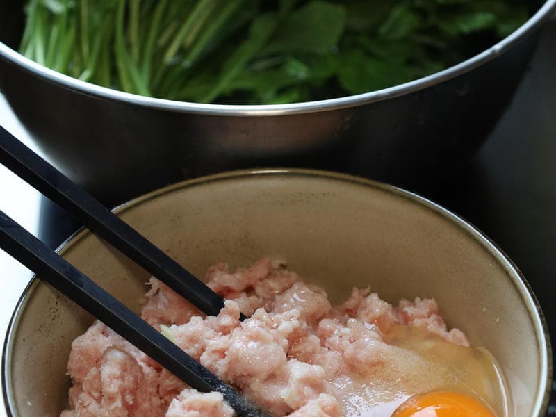 荠菜馄饨：春天的第一口鲜
