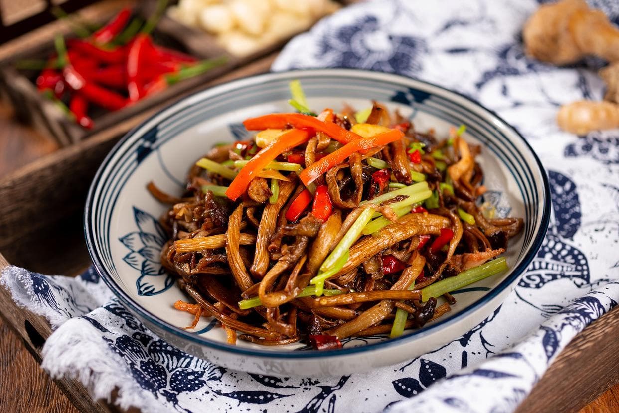 茶树菇的最佳拍档，炒出餐桌上的美味传奇！