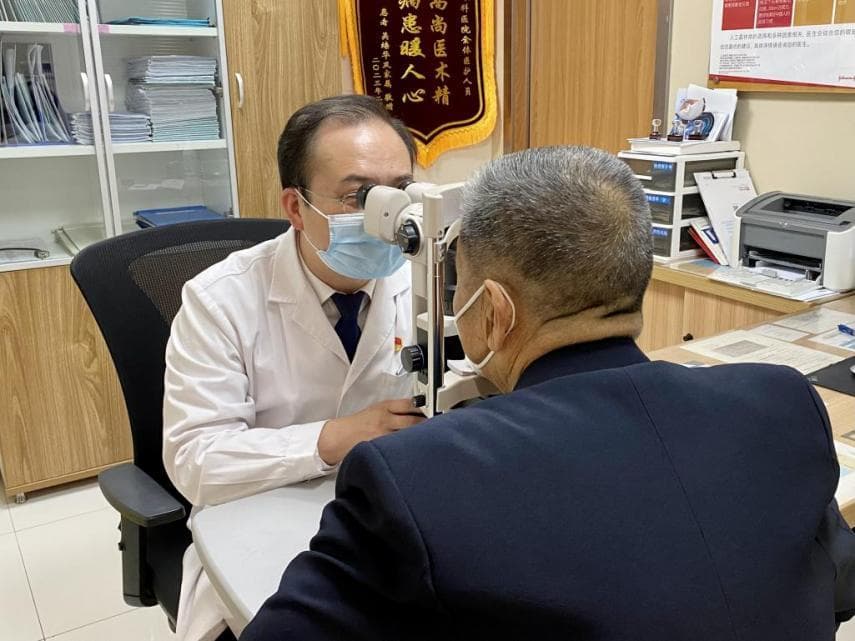 眼科医生提醒：切勿滥用眼药水，小心激素性青光眼！