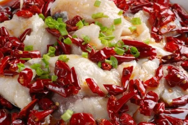 麻辣鱼片制作全攻略：从选材到出锅的完美呈现