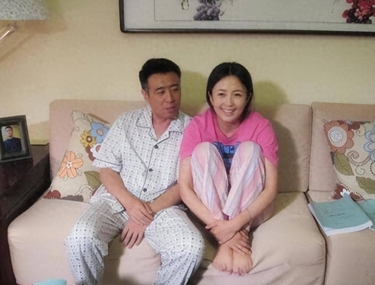 于和伟：从话剧团龙套到演艺圈常青树，妻子是他背后最大的支柱