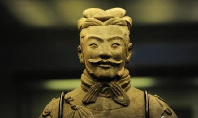 兵马俑出土，揭开秦国士兵身高之谜，学者：比现代人还要高