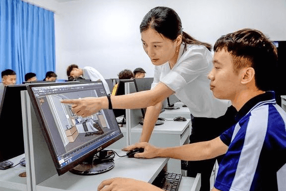 初中毕业可选专业指南：四大领域助力学子规划未来