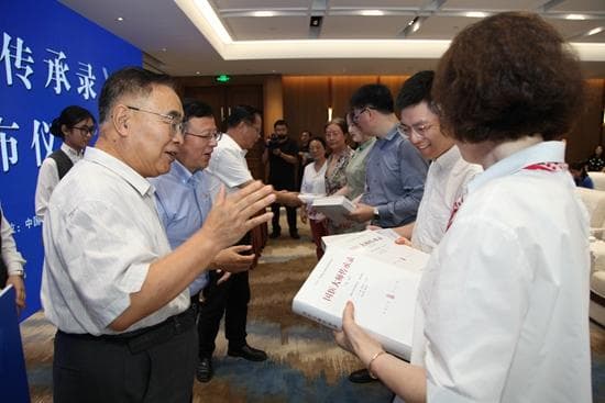 《国医大师传承录》讲述中医薪火相传的故事