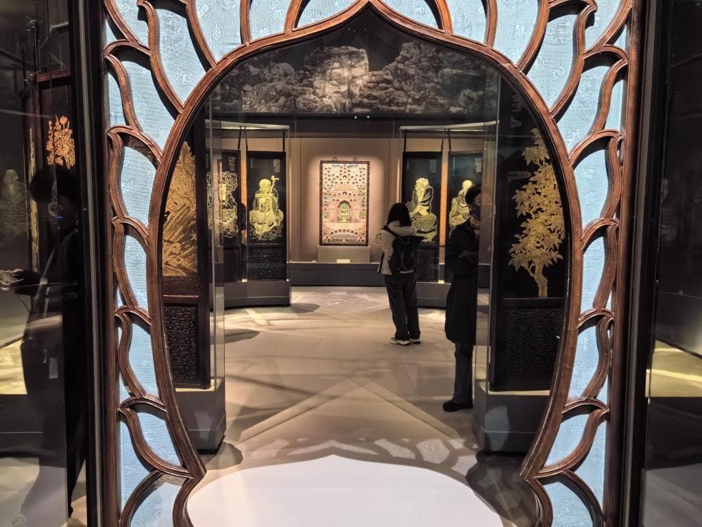 宋徽宗奇石与莫奈睡莲并置，故宫新展园林文化