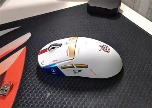 罗技GPW一代和二代哪个好用