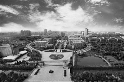 多维发力 培养数智金融人才