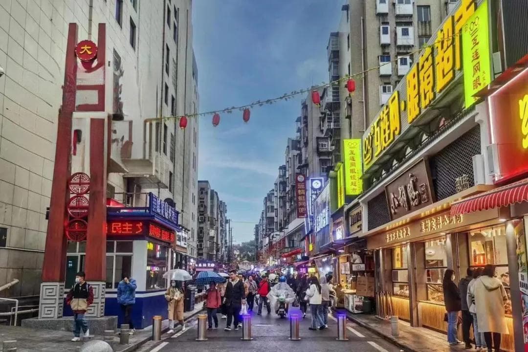 荆州四大美食街全攻略：从早餐到宵夜，尽享地道美味