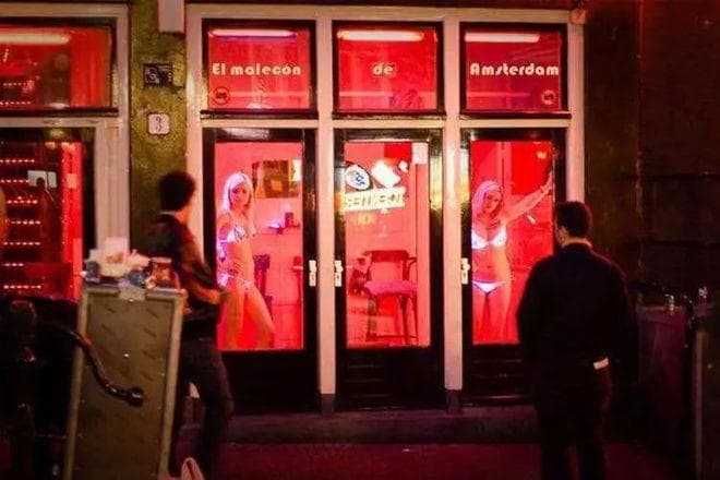 牙龈出血与艾滋病感染：风险、误解与科学认知