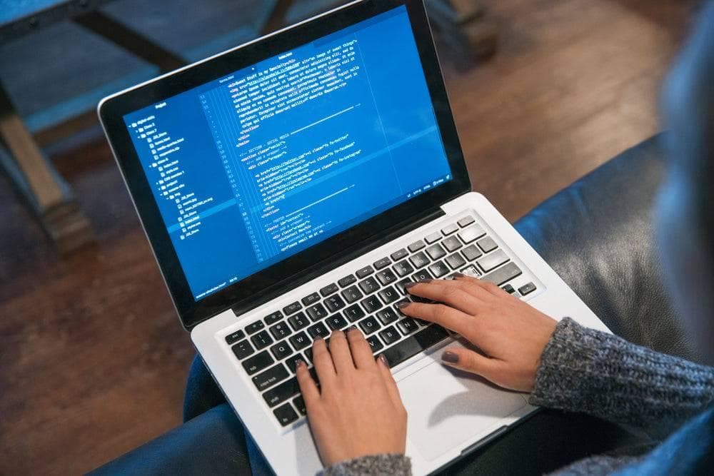 如何优化社会治安综合治理管理系统以提升公众安全感？