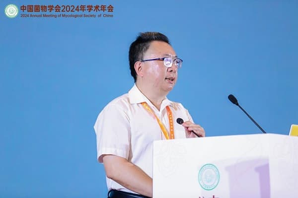 潜心探索食用菌 创新种业促发展——记福建省农业科学院食用菌研究所所长曾辉研究员