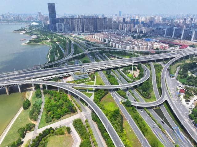 南昌构建多元化公共交通体系 满足群众多样化出行需求