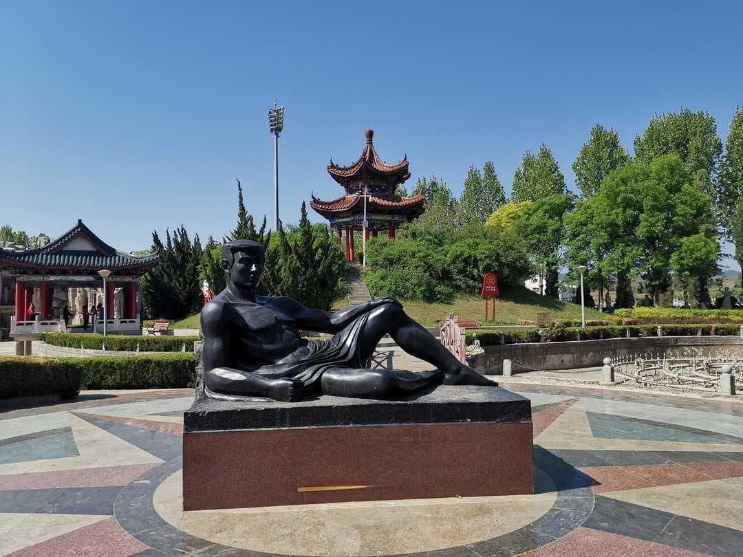 用对话加剧故事的矛盾和冲突