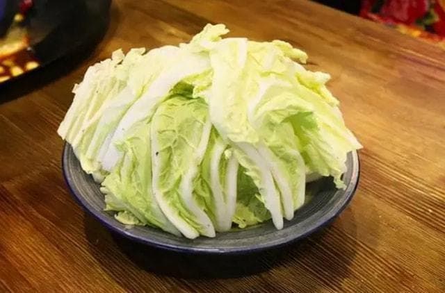 医生提醒：养脾胃，这些蔬菜要少吃，包括白菜哦！