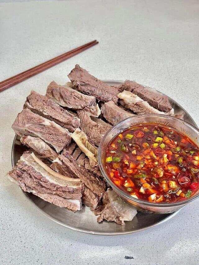 清炖牛肋条：减脂期的健康肉食选择