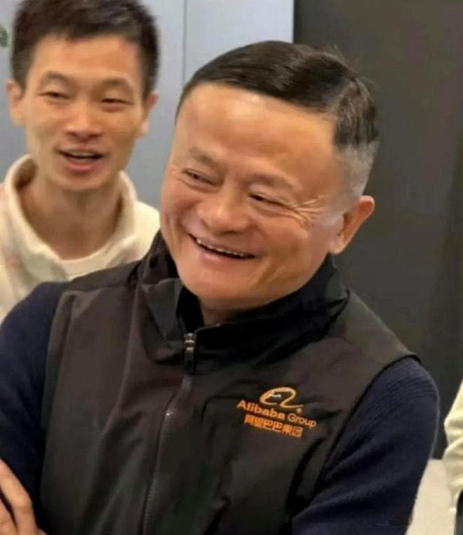 马云回国，为啥突然又成“香饽饽”？背后的逻辑太现实！