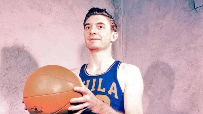 NBA历史“GOAT”大盘点：从“天勾”到飞天扣篮，谁是真正的篮球之王？