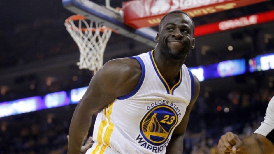 NBA规则解析：什么是“脚踢球”违例？