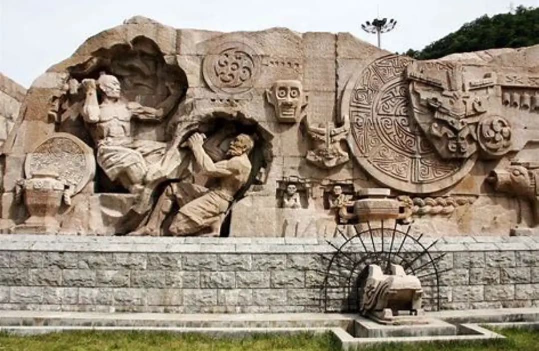 公元前2500年，龙山文化形成