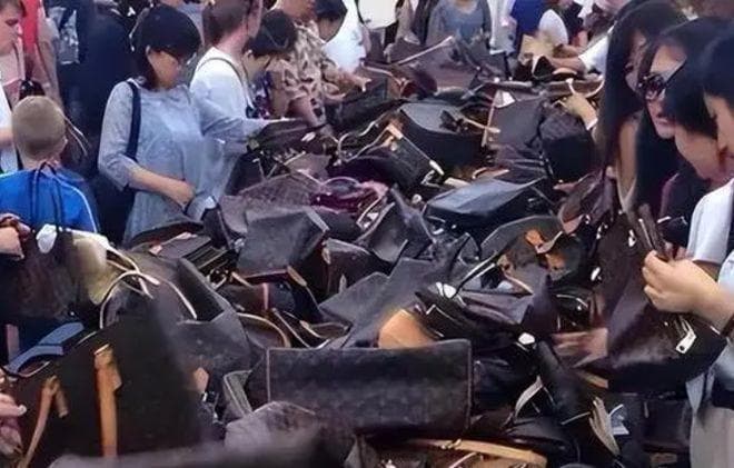几乎全是假货！利润却高达650%，为何消费者还前赴后继争相购买？
