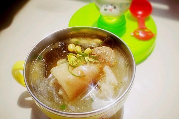 海带黄豆炖猪蹄：一道营养丰富的传统美食