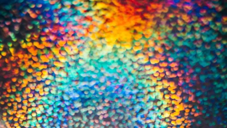 突破量子计算难题，DeepMind新算法大幅提升激发态计算精度