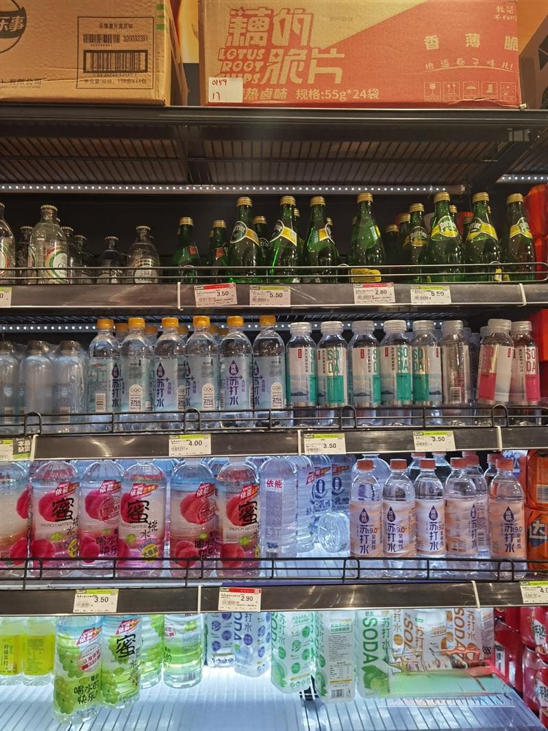 “0卡0糖”的苏打水更健康吗？部分人群不适宜，白开水、纯净水才更健康安全