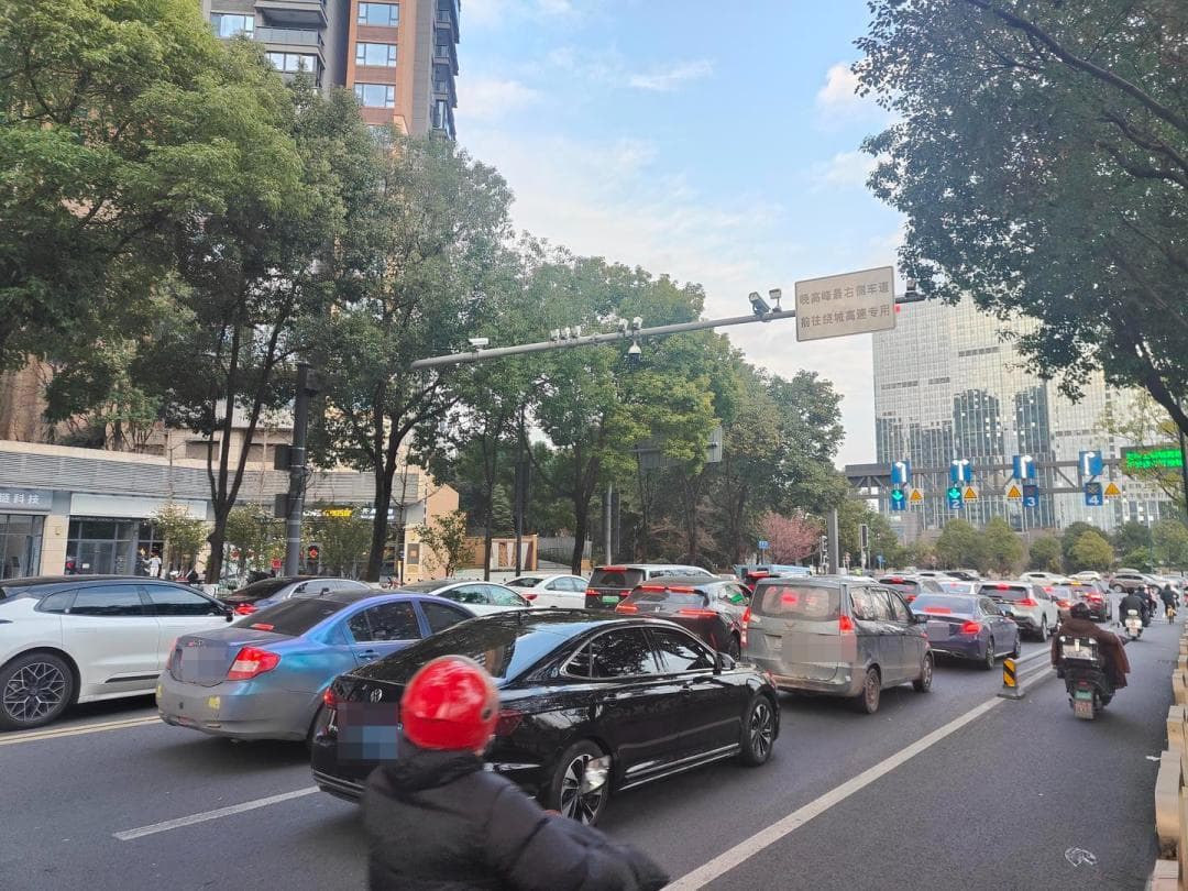 部分车道恢复！成都这些在建地铁站退围