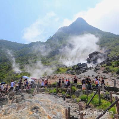 箱根两日游：富士山下的温泉与艺术之旅