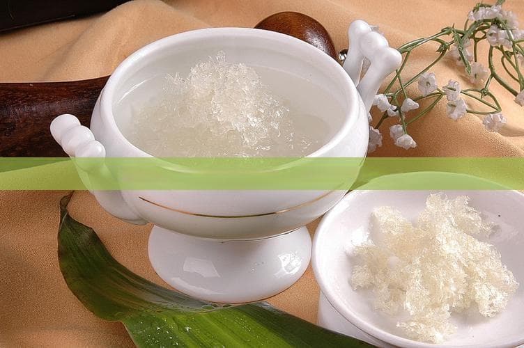 好燕窝饮品有什么功效呢？对女生美容养颜有好处。