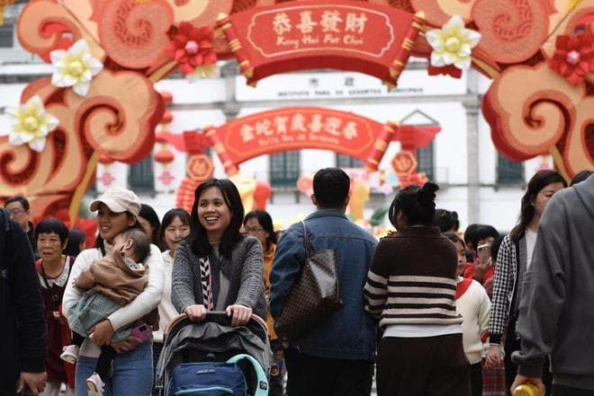 年俗的守与变：从文化传承载体到文旅消费场景