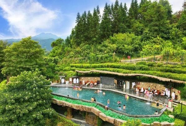 贺州温泉和西溪温泉哪个好玩