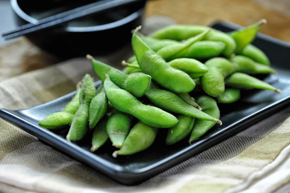 毛豆的营养价值与食用指南：热量、功效及选购要点