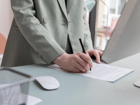 商标更正申请需要提交哪些资料？