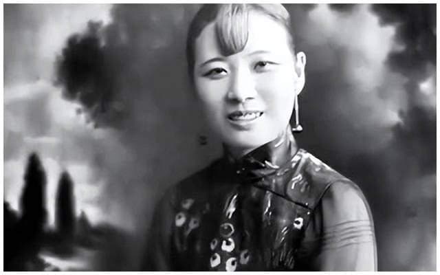 蒋介石疯狂追求宋美龄，宋抛弃初恋刘纪文，说：你晓得我需要什么