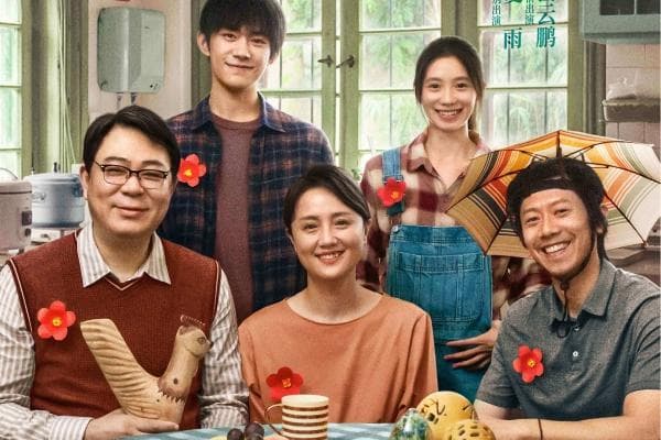 《送你一朵小红花》：两个抗癌家庭的暖心故事