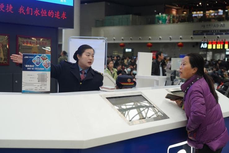 服务创新更上心 温暖旅客归家路
