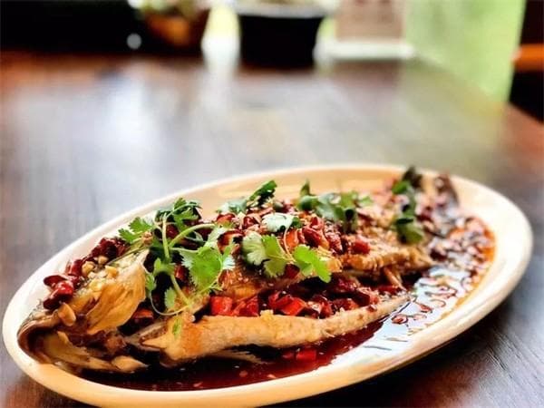台儿庄古城美食攻略：从特色餐厅到地道小吃